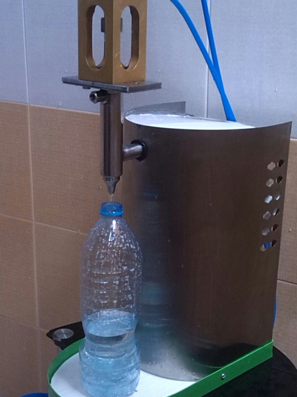 نازل شیر های صنعتی جهت پر کردن و جلوگیری از چکه و سر ریز شدن مایعات